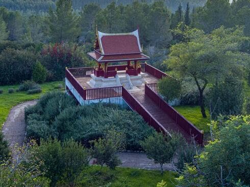 Pabellón de la pagoda en el bosque Ben Shemen. 