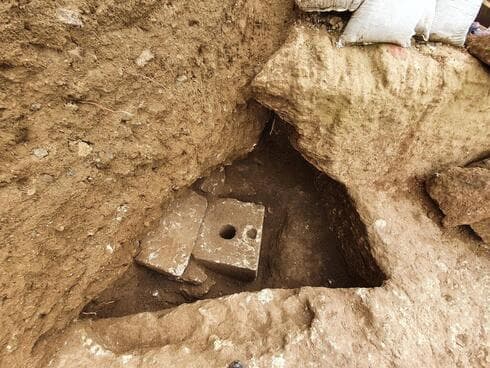 Antiguo inodoro descubierto en una excavación arqueológica en Jerusalem. (Autoridad de Antigüedades de Israel) Antiguo inodoro descubierto en una excavación arqueológica en Jerusalem.
