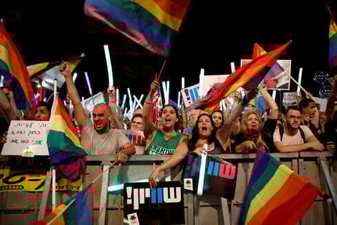 Manifestación en 2018 contra la discriminación de parejas del mismo sexo en la ley de gestación subrogada. (Reuters) Manifestación en 2018 contra la discriminación de parejas del mismo sexo en la ley de gestación subrogada.