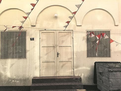  La entrada a una sinagoga en Bahréin. 