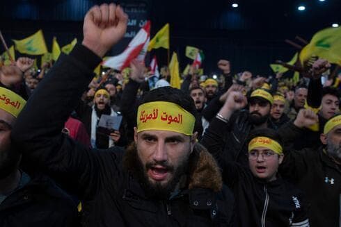 Movilización de partidarios de Hezbolá, en el sur de Beirut. 