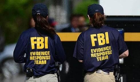 Agentes del FBI, la agencia de seguridad estadounidense. 