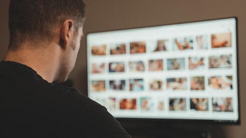 ¿La pornografía tradicional pasará de moda con las nuevas tecnologías? (Shutterstock) En algunos lugares se ha avanzado en intentos de regular la industria pornográfico para evitar la explotación y los abusos.