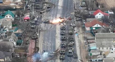 Un tanque ruso es destruido cerca de Brovary. 