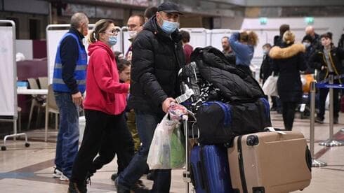 Refugiados ucranianos en el aeropuerto Ben Gurion. 