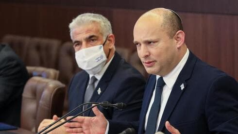 Lapid y Bennett expresaron condolencias públicas por la muerte del presidente emiratí. (Mark Israel Salem) Lapid Bennett