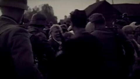 Tropas nazis en la ciudad de Koryukovka.