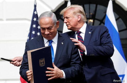 El entonces primer ministro Benjamín Netanyahu junto al entonces presidente de Estados Unidos, Donald Trump, tras la firma de los Acuerdos de Abraham, en la Casa Blanca, en septiembre de 2020. (Reuters) El entonces primer ministro Benjamín Netanyahu junto al entonces presidente de Estados Unidos, Donald Trump, tras la firma de los Acuerdos de Abraham, en la Casa Blanca, en septiembre de 2020.