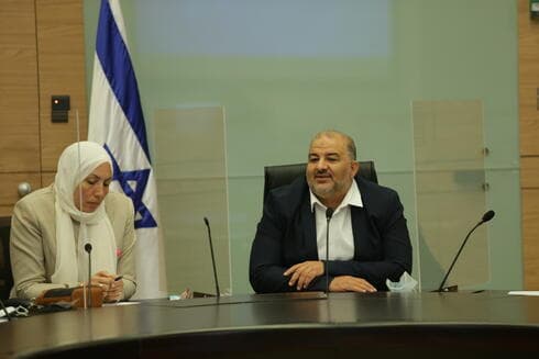 Mansour Abbas en una reunión de su partido, Ra'am. 