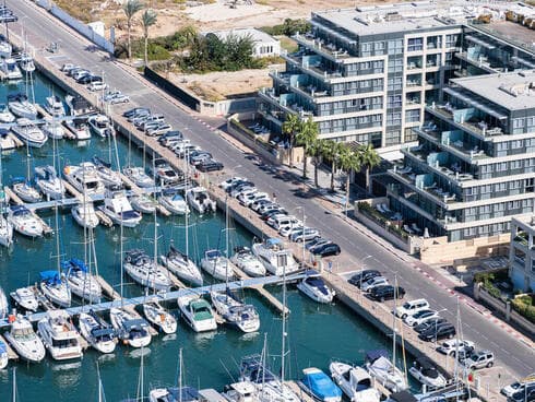Costa de Herzliya. 