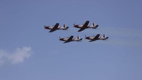 Exhibición aérea en las playas de Tel Aviv. 