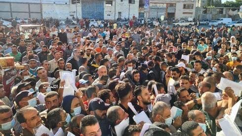 Habitantes de Gaza solicitan permisos para trabajar en Israel. 