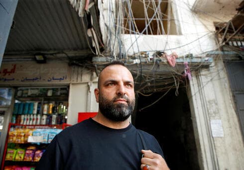 Rami Harrouq, que vive en el bastión de Hariri, Bab al-Tebbaneh, en el norte de Trípoli. (Reuters) Rami Harrouq, que vive en el bastión de Hariri, Bab al-Tebbaneh, en el norte de Trípoli.