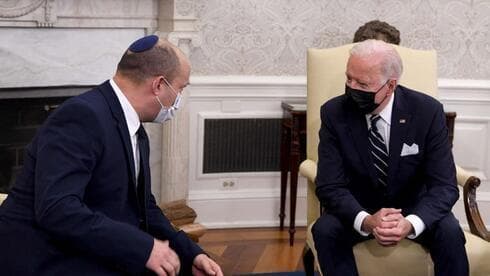 Joe Biden terminó de decidirse tras una charla con Bennett. 
