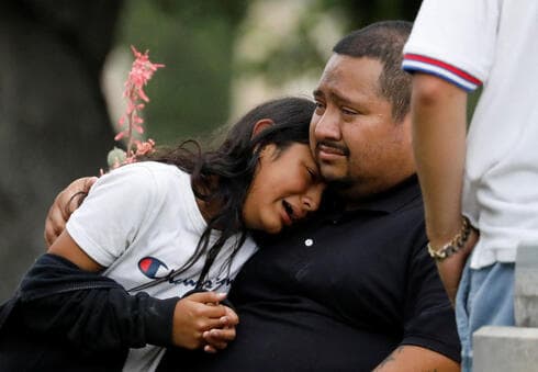 Duelo por el tiroteo de la escuela primaria Robb en Texas. 