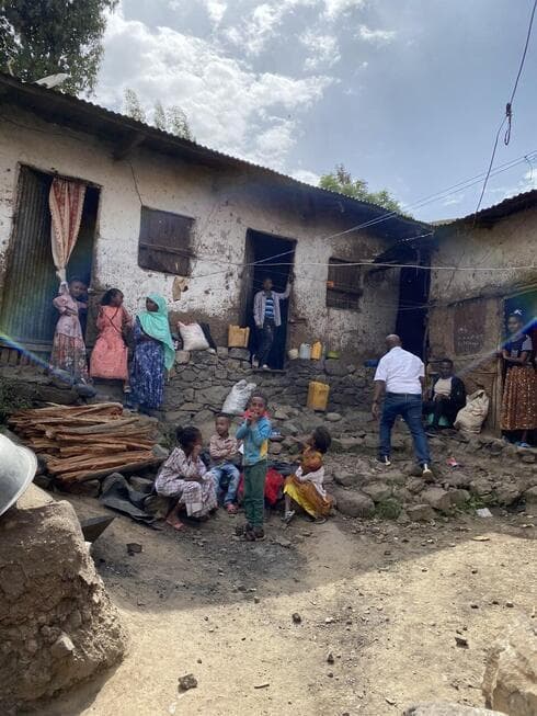 Familias de Gondar y Addis Abeba. 