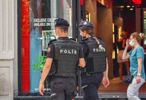 Agentes de policía en Estambul.