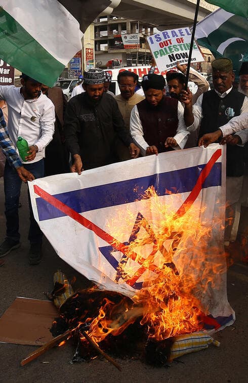 Bandera Fuego Pakistán
