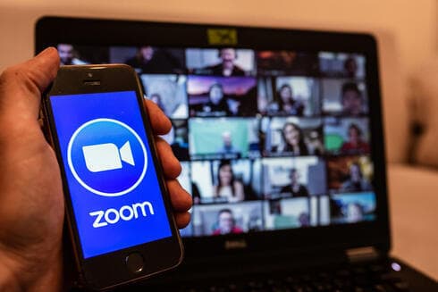 Zoom.