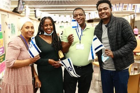 Yahalem Tadasa se reunió con su familia después de 20 años. 