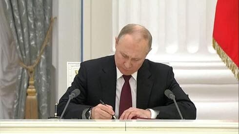 En febrero Putin ordenó a su ejército la invasión de Ucrania. 