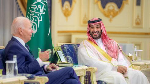 El presidente de Estados Unidos, Joe Biden, y el príncipe heredero saudí, Mohammed bin Salman, reunidos en Jeddah. (Reuters) El presidente de Estados Unidos, Joe Biden, y el príncipe heredero saudí, Mohammed bin Salman, reunidos en Jeddah.