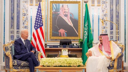El presidente de Estados Unidos, Joe Biden, y el rey saudí Salman bin Abdulaziz. 