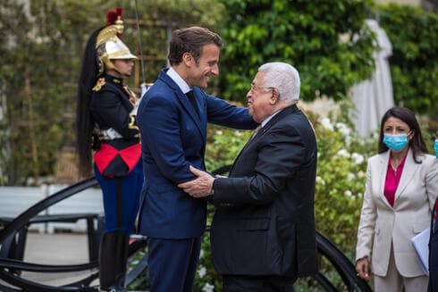 El presidente de Francia, Emmanuel Macron, junto al presidente de la Autoridad Palestina, Mahmoud Abbas. (AP) El presidente de Francia, Emmanuel Macron, junto al presidente de la Autoridad Palestina, Mahmoud Abbas.