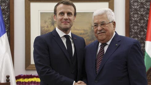 El presidente francés, Emmanuel Macron, y el presidente de la Autoridad Palestina, Mahmoud Abbas, a principios de este año. (AFP) El presidente francés, Emmanuel Macron, y el presidente de la Autoridad Palestina, Mahmoud Abbas, a principios de este año.