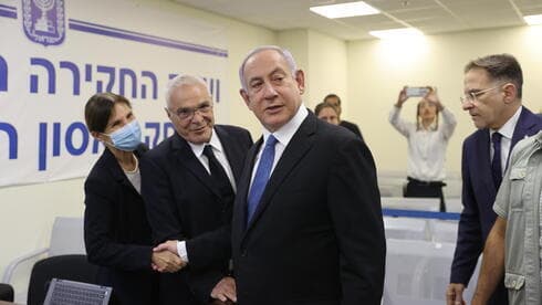 Benjamin Netanyahu en la comisión de investigación del desastre de Merón. (Alex Kolomoisky) Benjamin Netanyahu en la comisión de investigación del desastre de Merón.