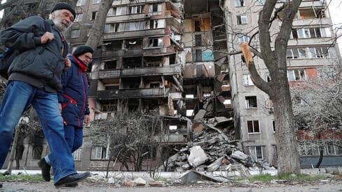 Secuelas del bombardeo ruso en Ucrania. 