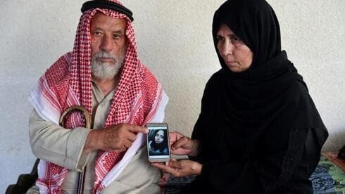 A más de un año del asesinato de su hija, Suleiman Baraka exige que se acelere la justicia por casos de feminicidio. (AFP/Said Khatib) A más de un año del asesinato de su hija, Suleiman Baraka exige que se acelere la justicia por casos de feminicidio.