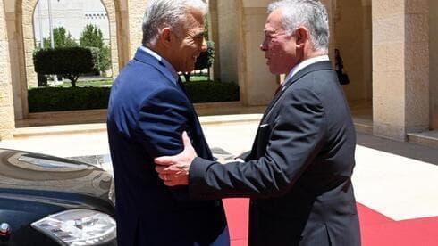 Reunión de Lapid con el rey Abdullah II de Jordania en Ammán. 