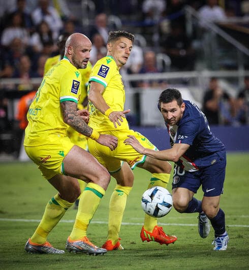 Messi abrió el camino a la goleada del PSG en Israel. 