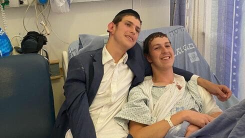 Dubbi y Elazar en el hospital. (Gentileza Dubbi y Elazar en el hospital Hadassah Medical Center) Dubbi y Elazar en el hospital.