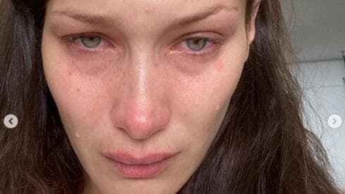 Bella Hadid compartió una publicación en Instagram en la que asegura llorar por los palestinos. 