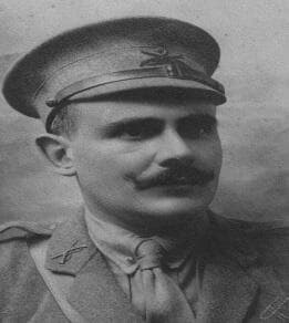 El capitán portugués Artur Carlos de Barros Basto. 
