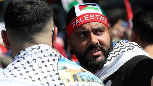 Manifestantes alemanes a favor de la causa palestina. 