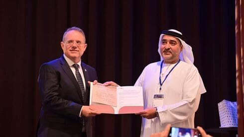Yaakov Hagoel y Ahmed Obeid Al Mansouri