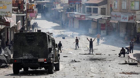 Disturbios en Naplusa entre la Autoridad Palestina y los radicales locales. (Reuters) Disturbios en Naplusa entre la Autoridad Palestina y los radicales locales.