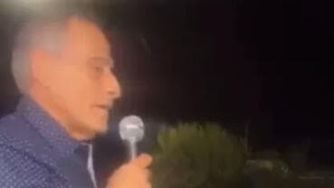 Profesor Gideón Saar, filmado en video. 