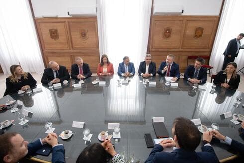 Encuentro en el Salón de los Escudos del Ministerio del Interior de Argentina. (Ministerio del Interior de Argentina) Encuentro en el Salón de los Escudos del Ministerio del Interior de Argentina.