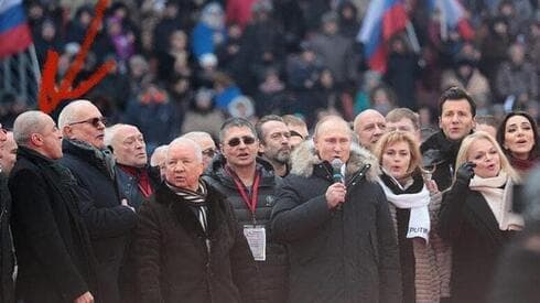 El líder del Coro Turetsky y otros artistas rusos, junto al presidente Vladimir Putin. (Michael Birman) Coro Turetsky Putin