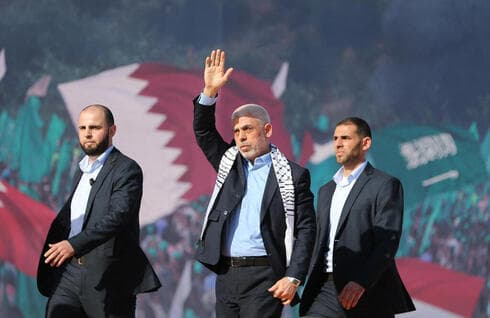 Yahya Sinwar durante la celebración por los 35° años de Hamás. 