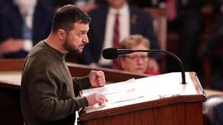 El presidente ucraniano Volodimir Zelensky habla ante el Congreso de Estados Unidos.