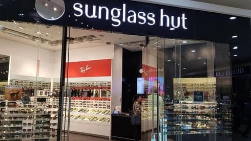 Sunglass Hut también se instaló en Tel Aviv. 