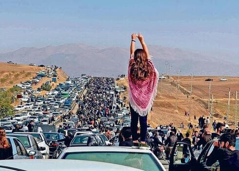 Enorme movilización durante el punto más álgido de las protestas contra el uso obligatorio del hiyab. (AFP) Enorme movilización durante el punto más álgido de las protestas contra el uso obligatorio del hiyab.