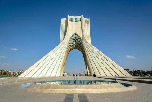 Torre Azari Teherán 