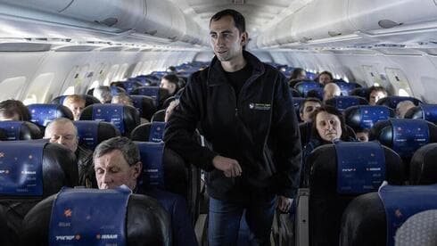 Inmigrantes en un avión con destino a Israel.