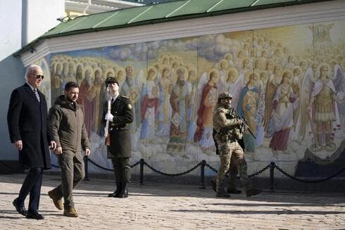 Biden y Zelenski en Kiev. 